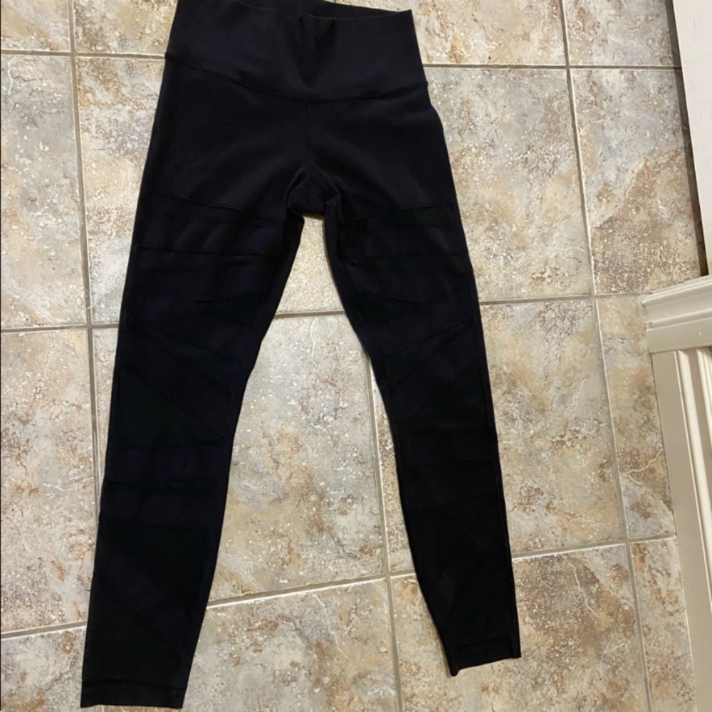 Lululemon tech mesh leggings
